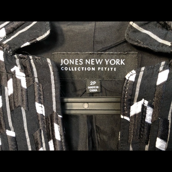 Jones New York Cotton with rayon short jacket - Picture 5 of 5